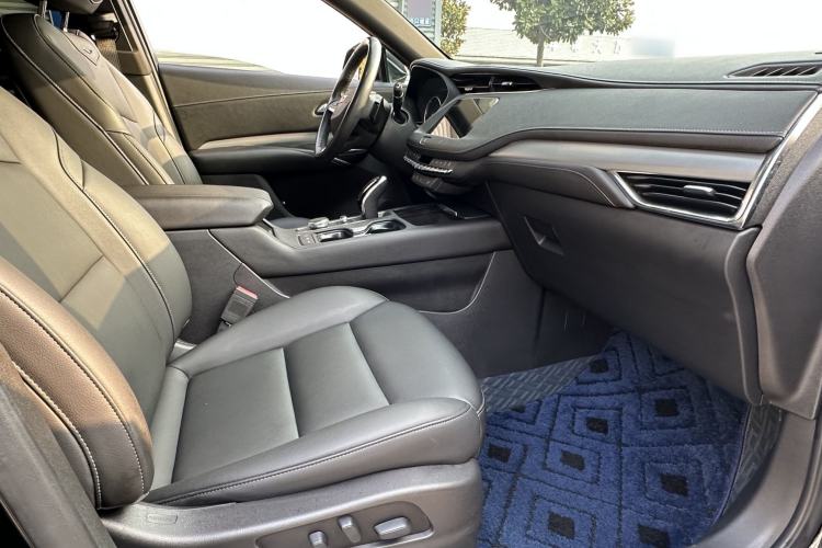 Used Cadillac XT4 2021 28T Two-Wheel Drive Luxury Version Interior 3
