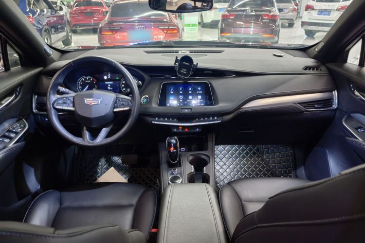 Used Cadillac XT4 2021 28T Two-Wheel Drive Leading Version Interior 3