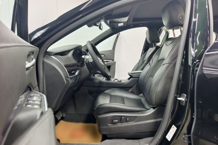 Used Cadillac XT4 2021 28T Two-Wheel Drive Tech Edition Interior 4