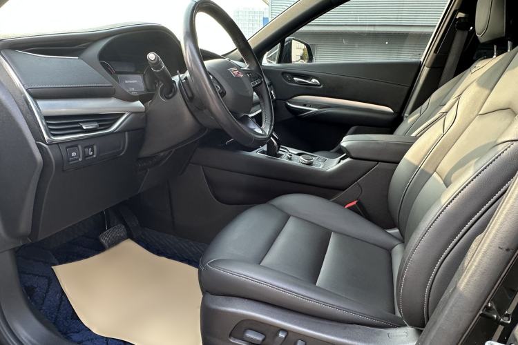 Used Cadillac XT4 2021 28T Two-Wheel Drive Luxury Version Interior 5