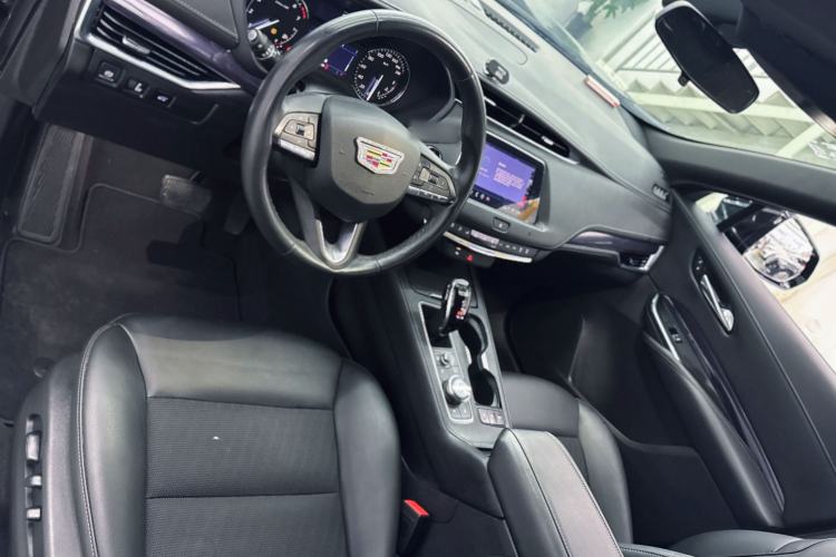 Used Cadillac XT4 2021 28T Two-Wheel Drive Tech Edition Interior 6