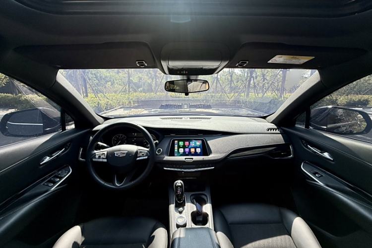 Used Cadillac XT4 2021 28T Two-Wheel Drive Tech Edition Interior 6