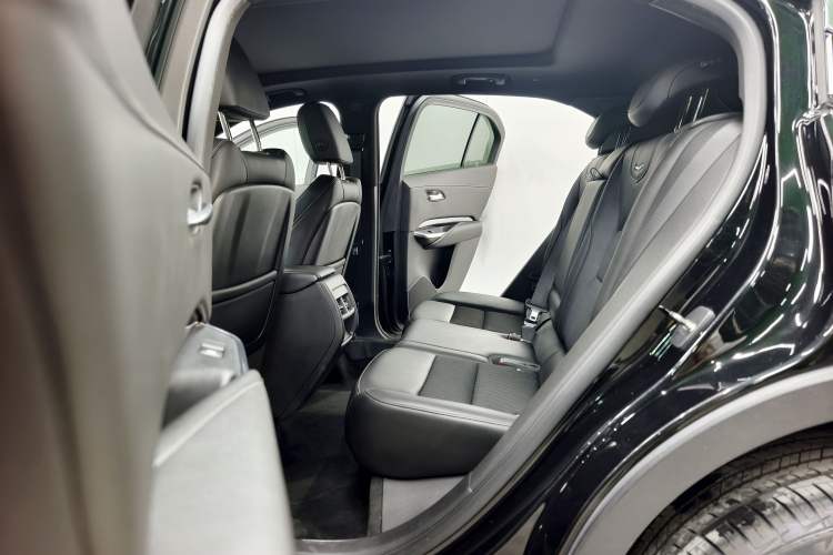 Used Cadillac XT4 2021 28T Two-Wheel Drive Tech Edition Interior 6