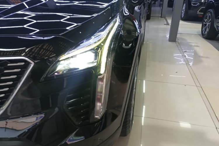Used Cadillac XT4 2021 28T Two-Wheel Drive Tech Edition Left Front Headlight