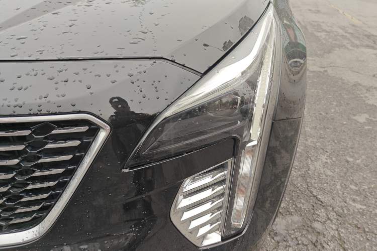 Used Cadillac XT4 2021 28T Two-Wheel Drive Tech Edition Left Front Headlight
