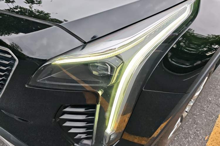 Used Cadillac XT4 2021 28T Two-Wheel Drive Leading Version Left Front Headlight