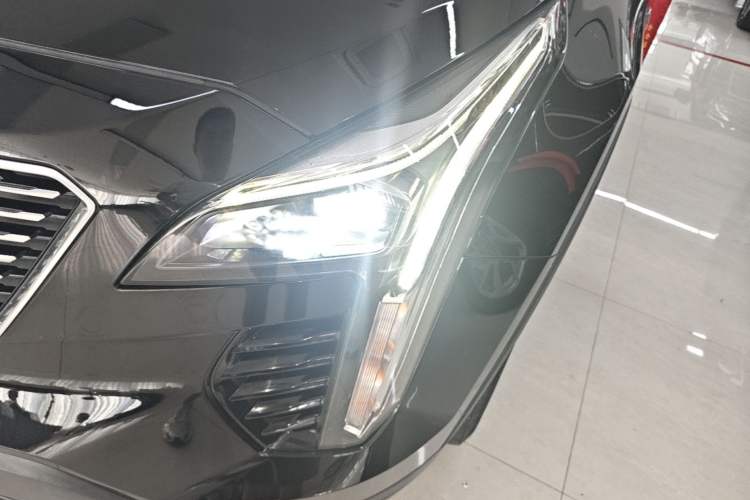Used Cadillac XT4 2021 28T Two-Wheel Drive Tech Edition Left Front Headlight