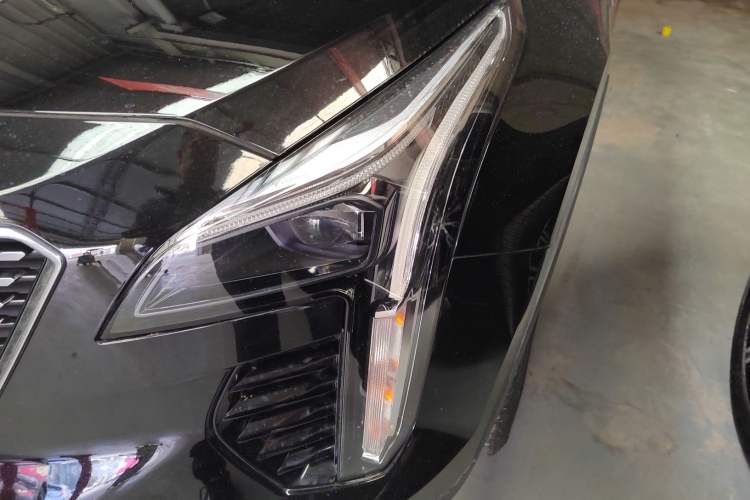 Used Cadillac XT4 2021 28T Two-Wheel Drive Tech Edition Left Front Headlight