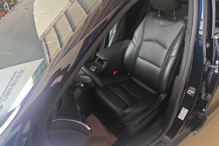 Used Cadillac XT4 2021 28T Two-Wheel Drive Luxury Version Left Front Seat