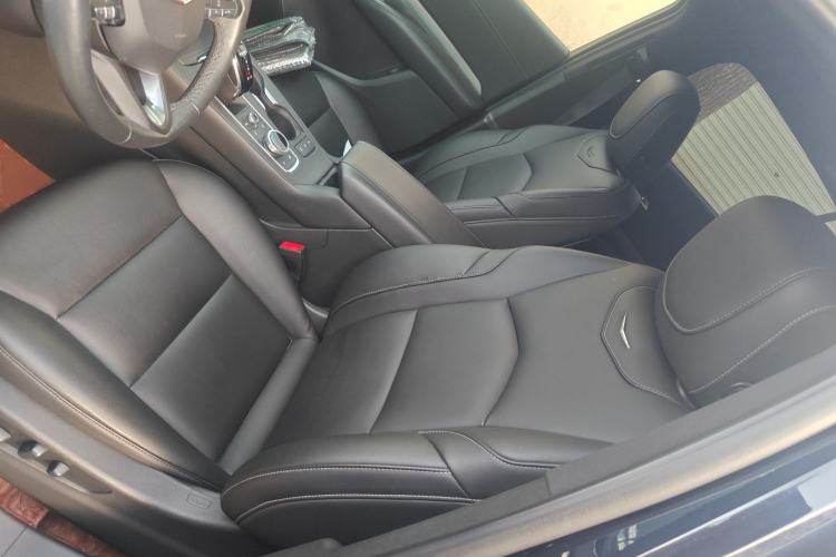 Used Cadillac XT4 2021 28T Two-Wheel Drive Luxury Version Left Front Seat