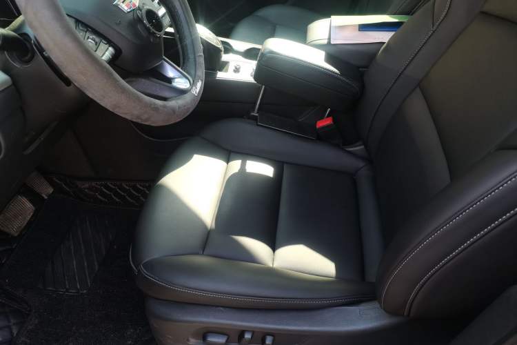Used Cadillac XT4 2021 28T Two-Wheel Drive Leading Version Left Front Seat