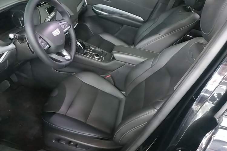 Used Cadillac XT4 2021 28T Two-Wheel Drive Leading Version Left Front Seat
