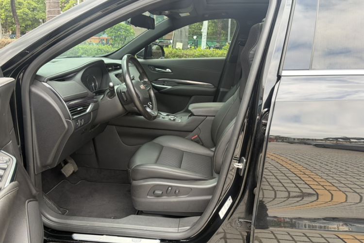 Used Cadillac XT4 2021 28T Two-Wheel Drive Tech Edition Left Front Seat