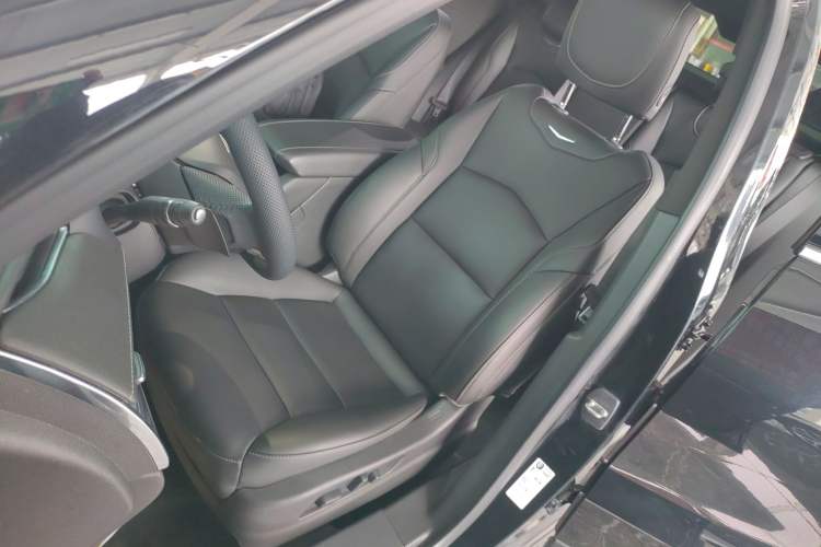 Used Cadillac XT4 2021 28T Two-Wheel Drive Leading Version Left Front Seat
