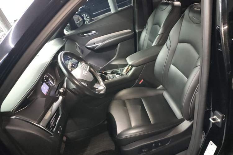 Used Cadillac XT4 2021 28T Two-Wheel Drive Luxury Version Left Front Seat