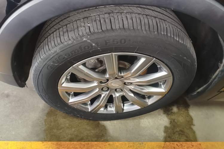 Used Cadillac XT4 2021 28T Two-Wheel Drive Leading Version Left Front Wheel Hub
