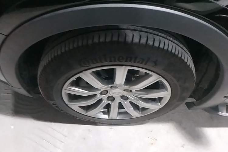 Used Cadillac XT4 2021 28T Two-Wheel Drive Leading Version Left Front Wheel Hub