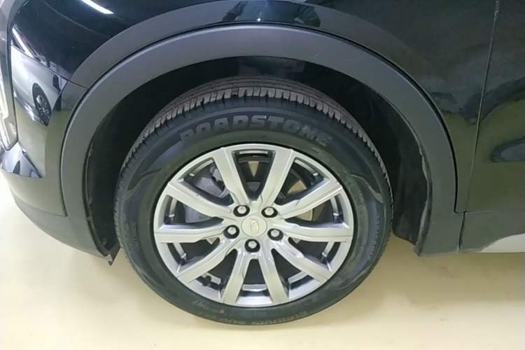Used Cadillac XT4 2021 28T Two-Wheel Drive Leading Version Left Front Wheel Hub