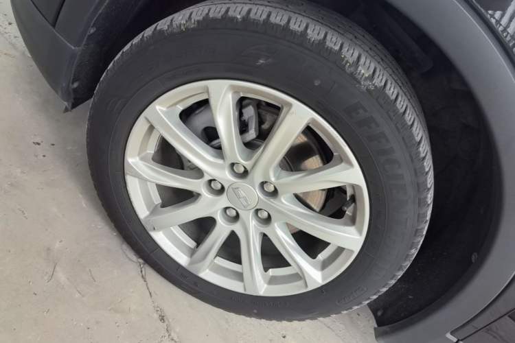 Used Cadillac XT4 2021 28T Two-Wheel Drive Tech Edition Left Front Wheel Hub