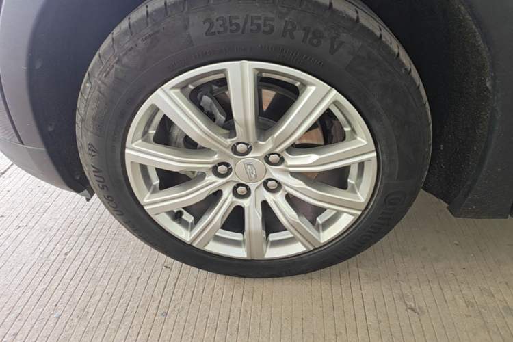 Used Cadillac XT4 2021 28T Two-Wheel Drive Leading Version Left Front Wheel Hub