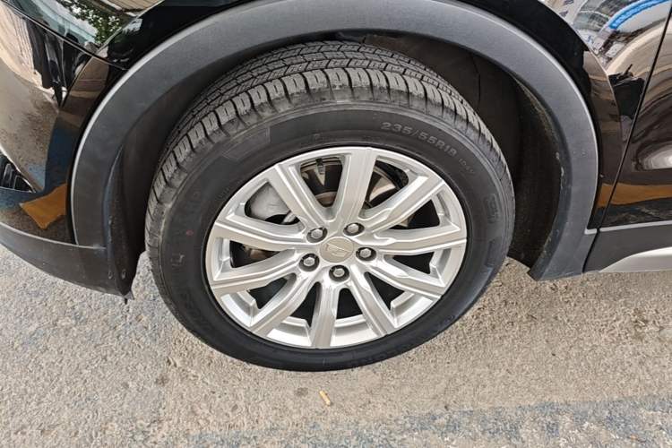 Used Cadillac XT4 2021 28T Two-Wheel Drive Leading Version Left Front Wheel Hub