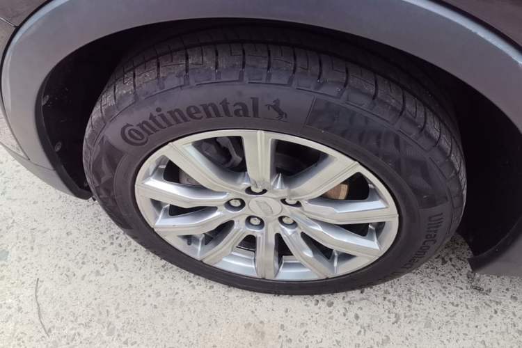 Used Cadillac XT4 2021 28T Two-Wheel Drive Leading Version Left Front Wheel Hub