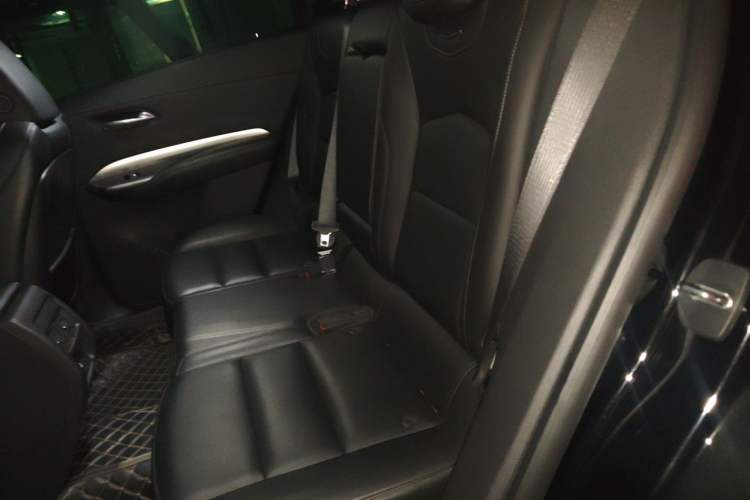 Used Cadillac XT4 2021 28T Two-Wheel Drive Luxury Version Left Rear Seat
