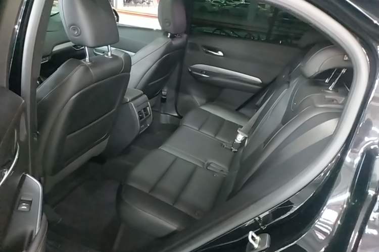 Used Cadillac XT4 2021 28T Two-Wheel Drive Leading Version Left Rear Seat