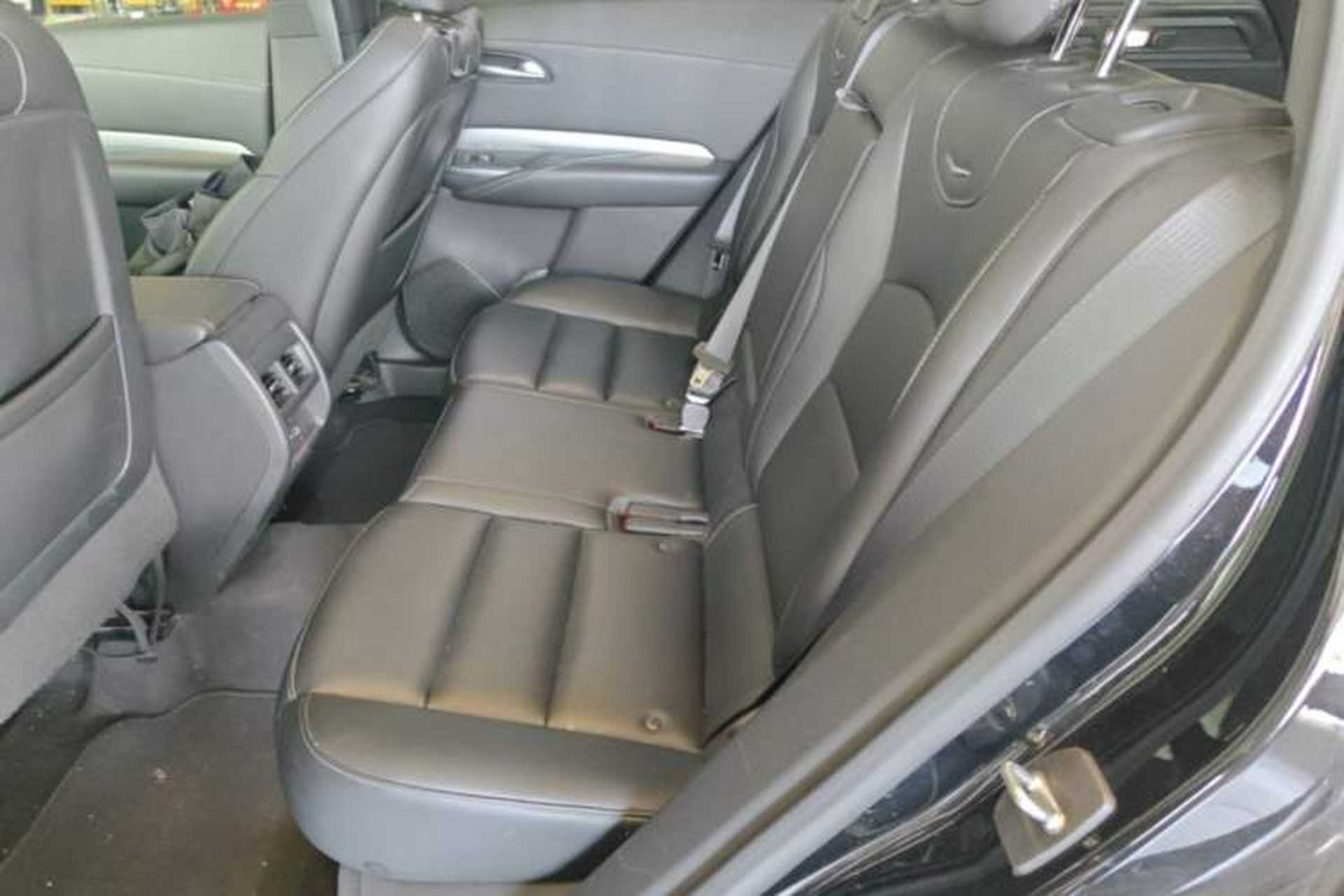 Used Cadillac XT4 2021 28T Two-Wheel Drive Luxury Version Left Rear Seat