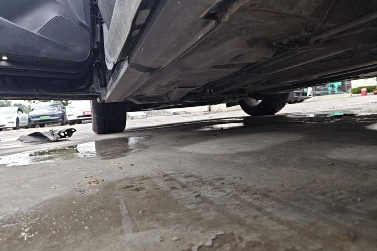 Used Cadillac XT4 2021 28T Two-Wheel Drive Tech Edition Left Side Sill