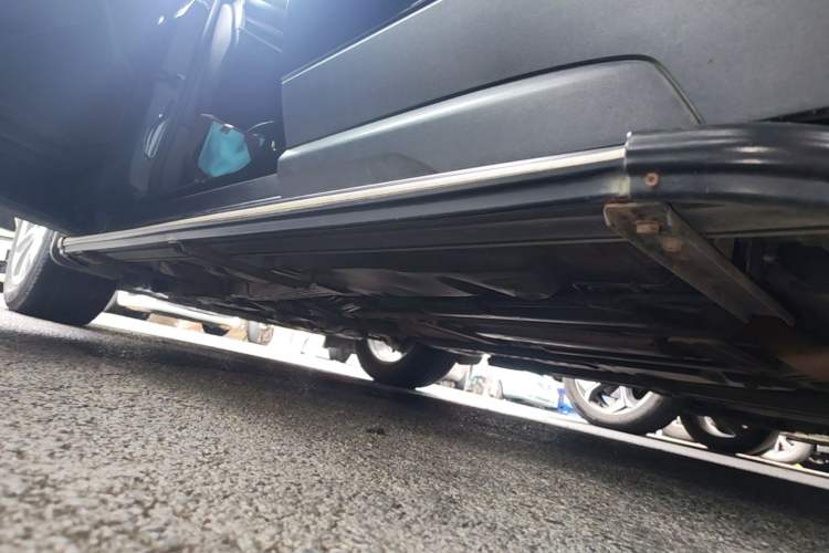 Used Cadillac XT4 2021 28T Two-Wheel Drive Tech Edition Left Side Sill