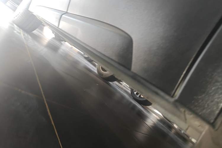 Used Cadillac XT4 2021 28T Two-Wheel Drive Tech Edition Left Side Sill