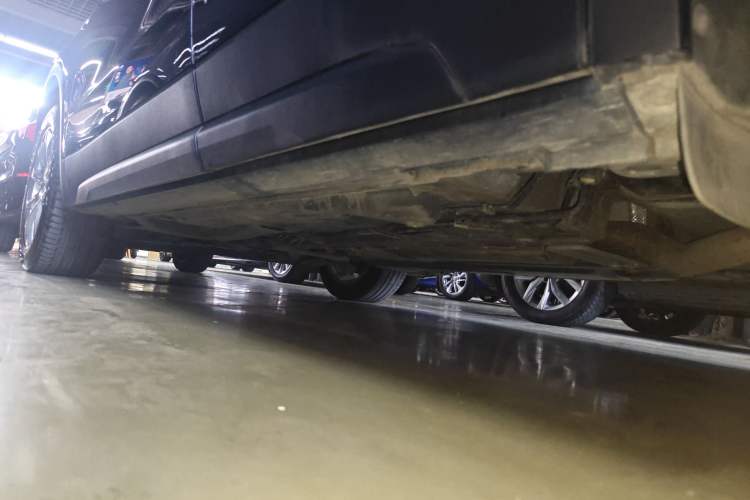 Used Cadillac XT4 2021 28T Two-Wheel Drive Tech Edition Left Side Sill