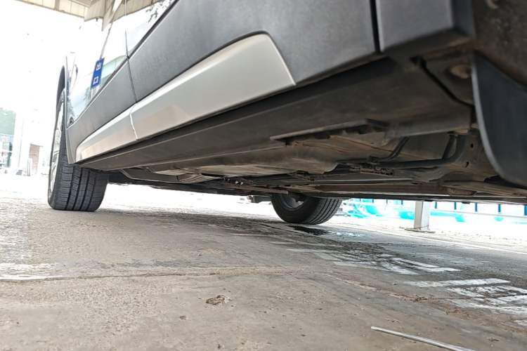 Used Cadillac XT4 2021 28T Two-Wheel Drive Leading Version Left Side Sill