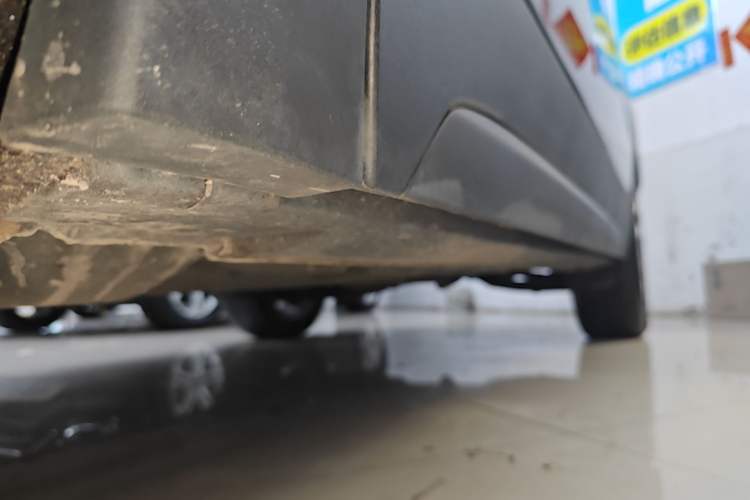 Used Cadillac XT4 2021 28T Two-Wheel Drive Tech Edition Left Side Sill