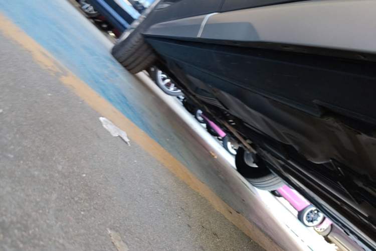 Used Cadillac XT4 2021 28T Two-Wheel Drive Leading Version Left Side Sill