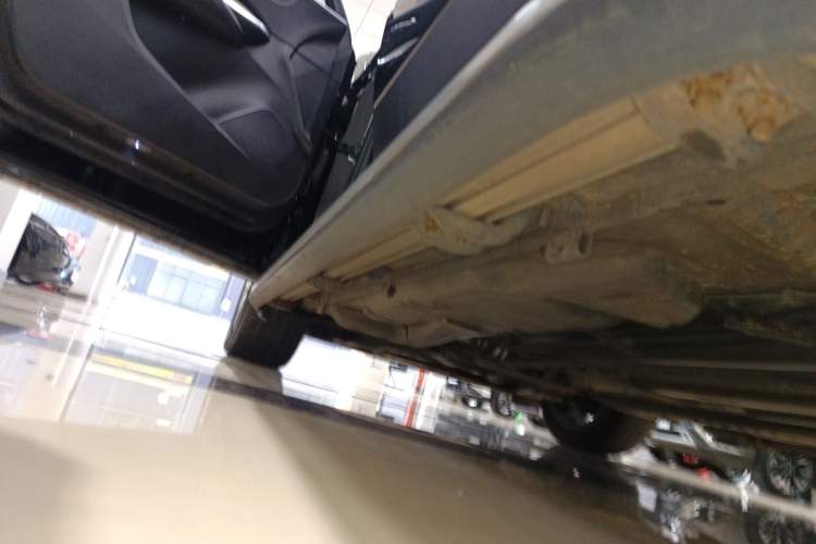 Used Cadillac XT4 2021 28T Two-Wheel Drive Leading Version Left Side Sill