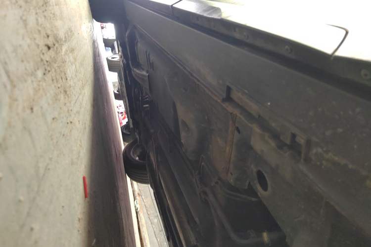 Used Cadillac XT4 2021 28T Two-Wheel Drive Tech Edition Left Side Sill