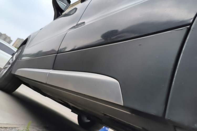 Used Cadillac XT4 2021 28T Two-Wheel Drive Leading Version Left Side Sill