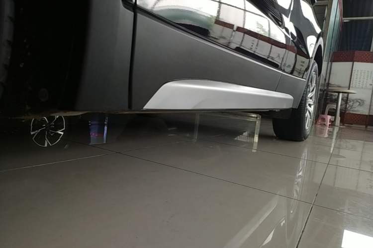Used Cadillac XT4 2021 28T Two-Wheel Drive Leading Version Left Side Sill