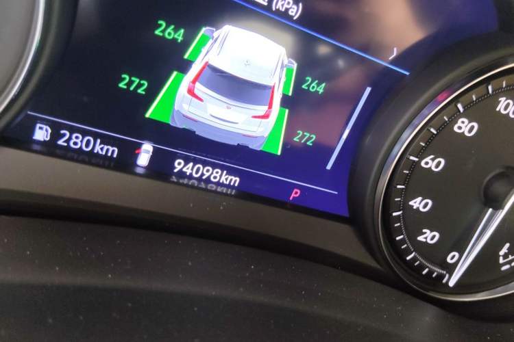 Used Cadillac XT4 2021 28T Four-Wheel Drive Platinum Edition Odometer Close Up