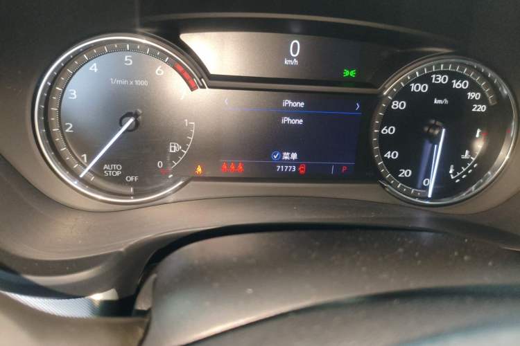 Used Cadillac XT4 2021 28T Two-Wheel Drive Leading Version Odometer Close Up