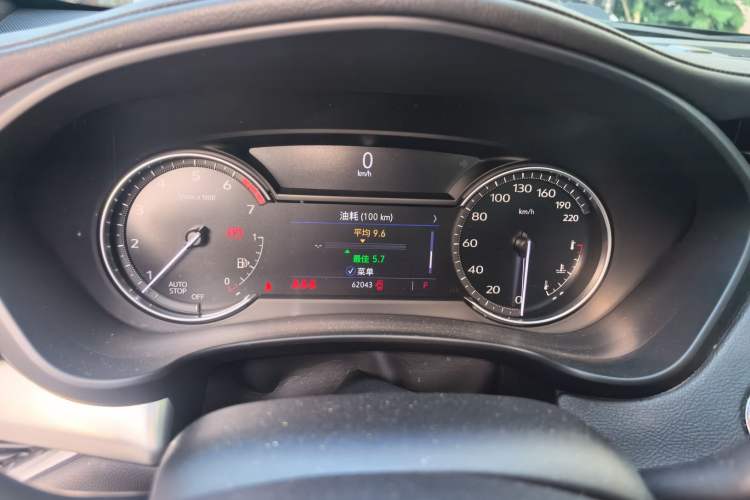 Used Cadillac XT4 2021 28T Two-Wheel Drive Leading Version Odometer Close Up