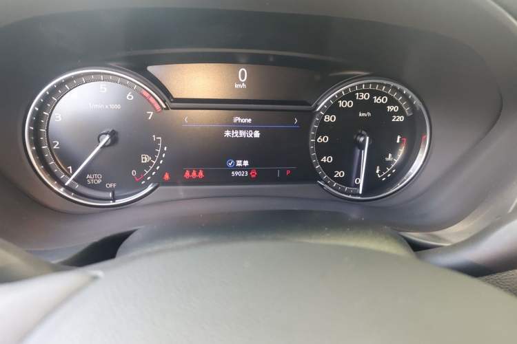 Used Cadillac XT4 2021 28T Two-Wheel Drive Leading Version Odometer Close Up
