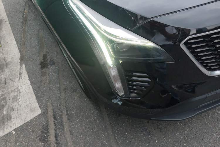 Used Cadillac XT4 2021 28T Two-Wheel Drive Tech Edition Right Front Headlight