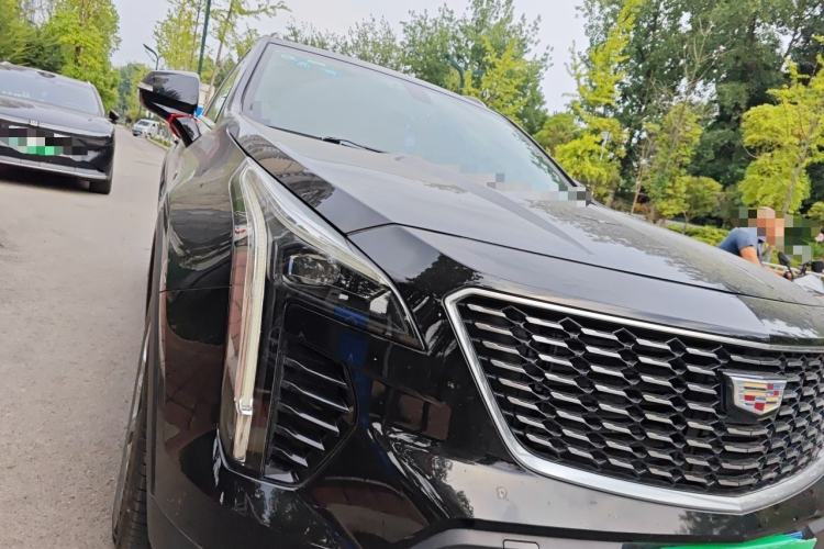 Used Cadillac XT4 2021 28T Two-Wheel Drive Leading Version Right Front Headlight