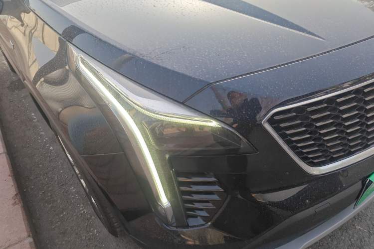 Used Cadillac XT4 2021 28T Two-Wheel Drive Luxury Version Right Front Headlight