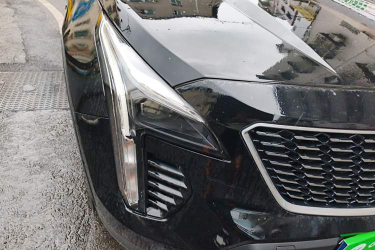 Used Cadillac XT4 2021 28T Two-Wheel Drive Tech Edition Right Front Headlight