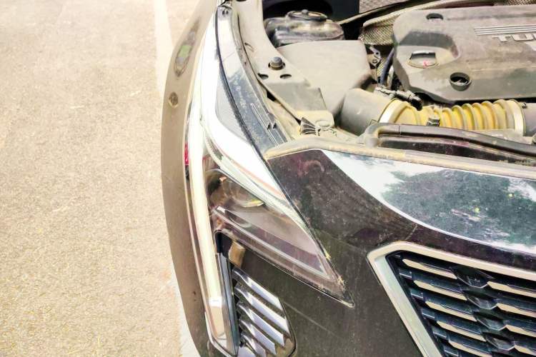 Used Cadillac XT4 2021 28T Two-Wheel Drive Leading Version Right Front Headlight