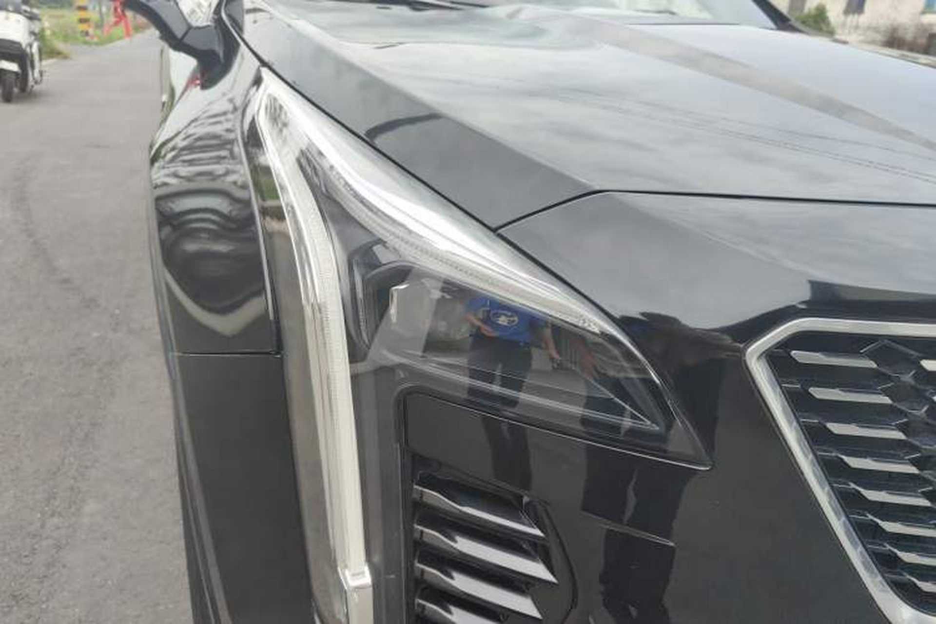 Used Cadillac XT4 2021 28T Two-Wheel Drive Luxury Version Right Front Headlight